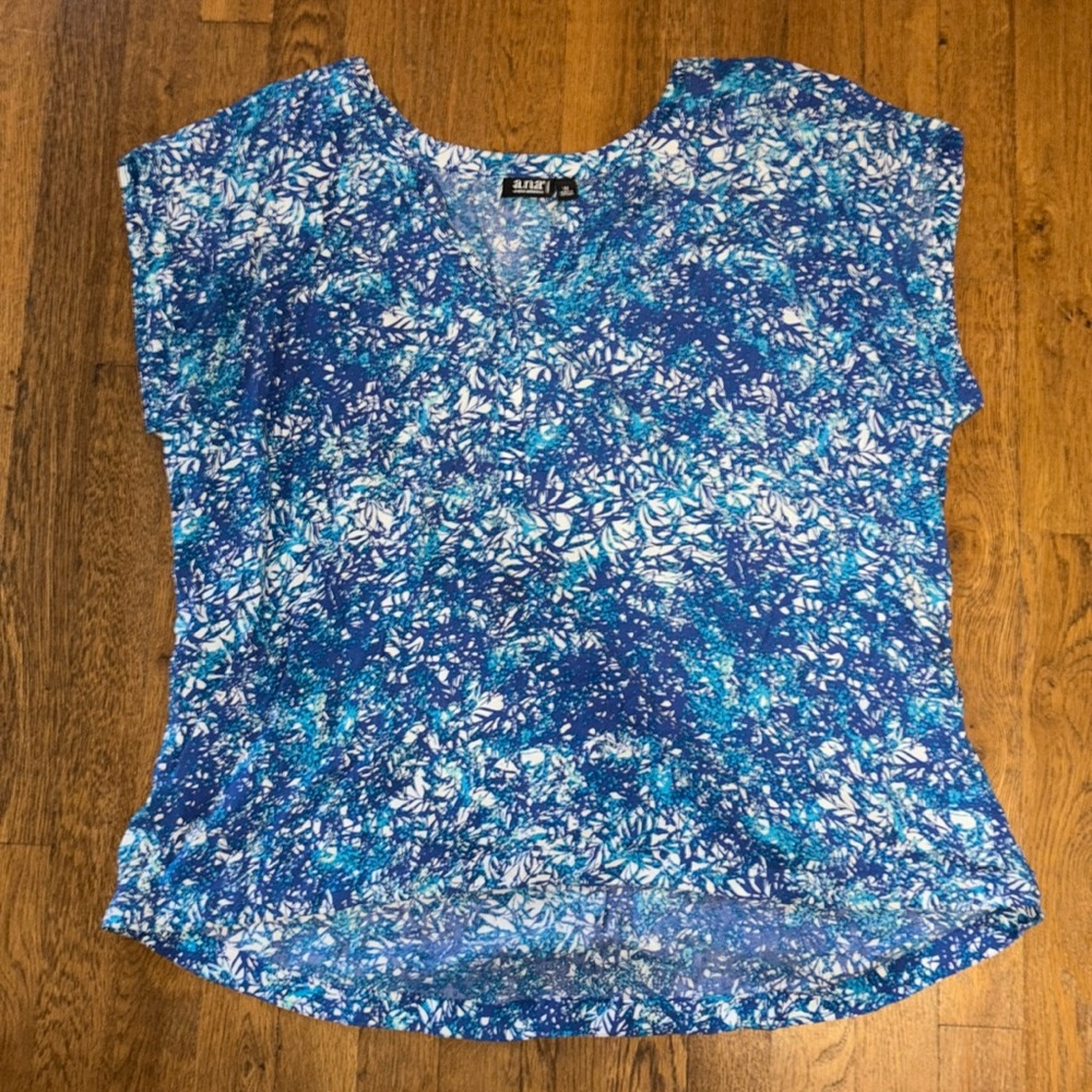 a.n.a. Women’s Top, Size 1X, Great Condition!